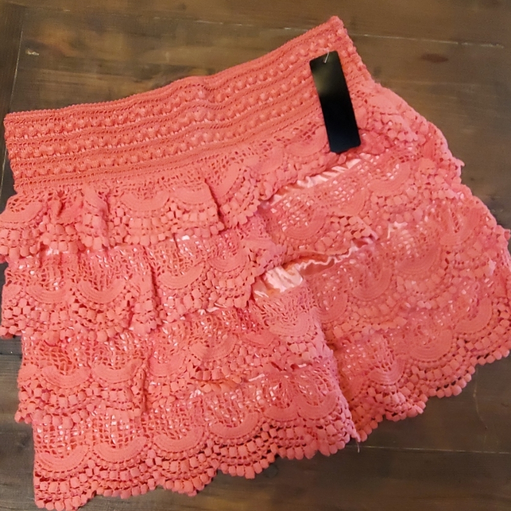 SOLD!! C-mode, coral lace shorts - Picture 3 of 3